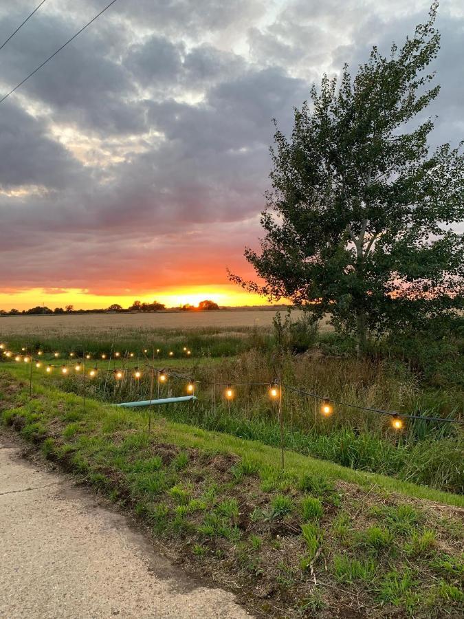 Fenland Retreats At Willow Grange Farm CBG Exterior foto